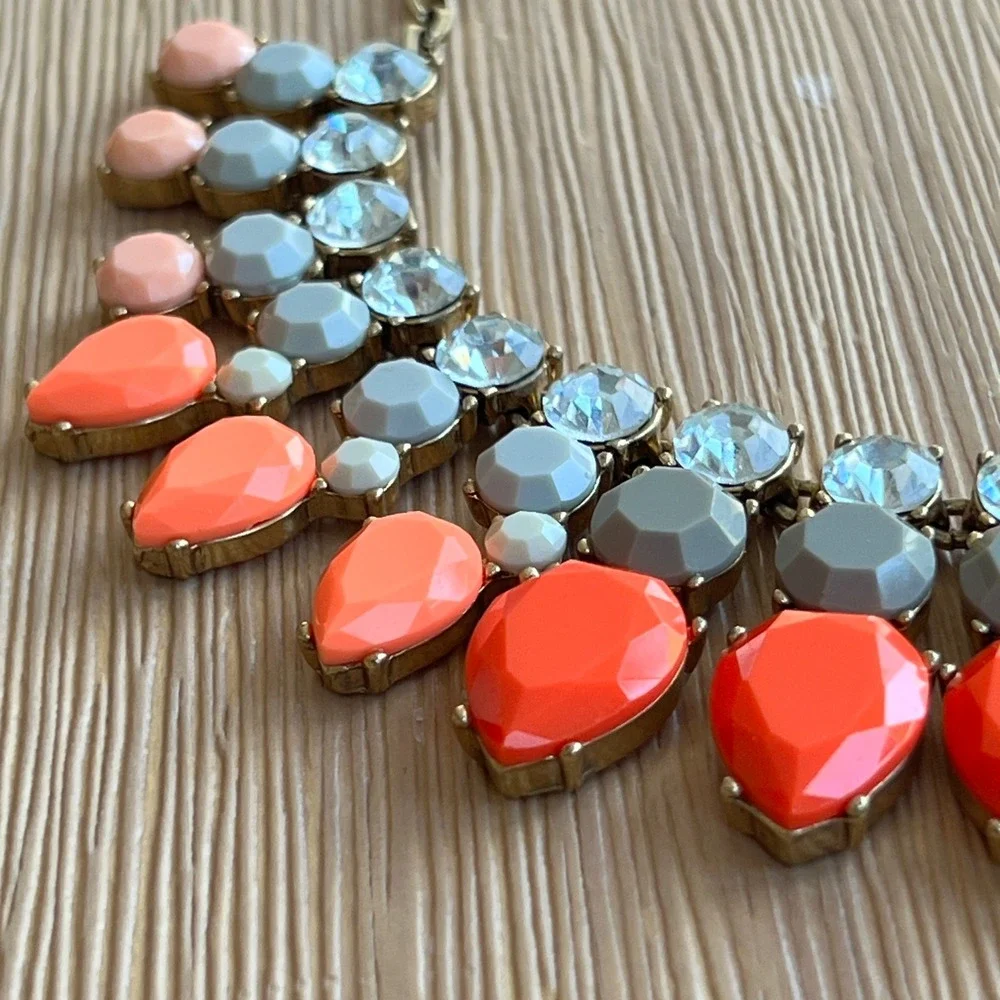 J Crew Gem Statement Necklace Coral Gray Crystal Gold Tone - Picture 4 of 8
